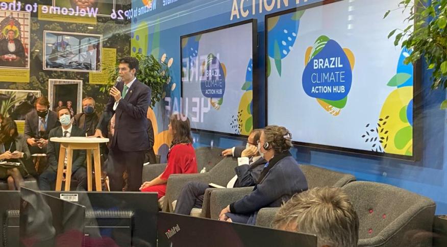 man speaking at brazil climate hub at COP26