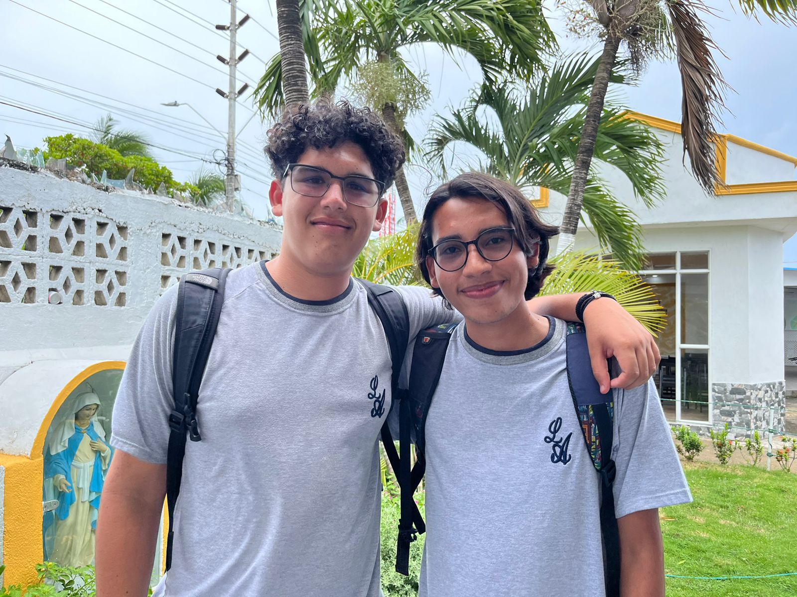 Jacobo and Giussepe are students at Colegio Luis Amigo de San Andrés, an institution focused on environmental education.