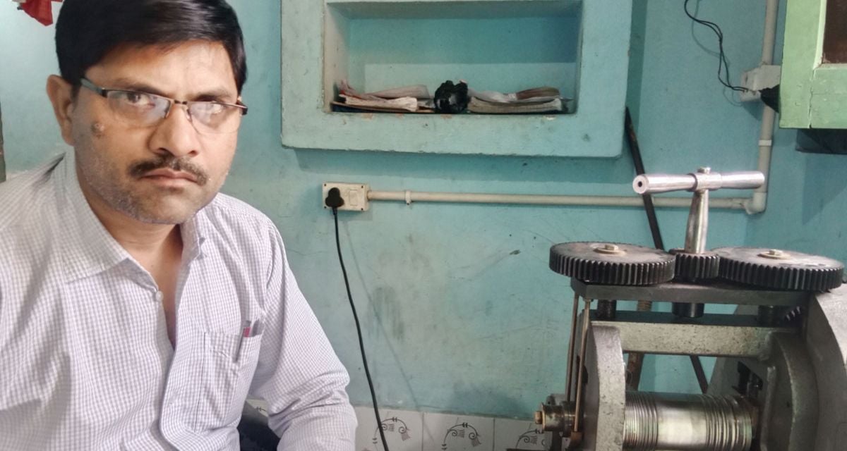 Solar energy has the potential to transform many other traditional jobs like that of Sujit Kumar, a jeweller in Chitarpur, who installed a solar-powered machine in his house a year ago