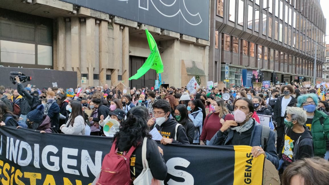 Protestants gathered at George Square in Glasgow demanding climate justice. Photo: Shamsuddin Illius 
