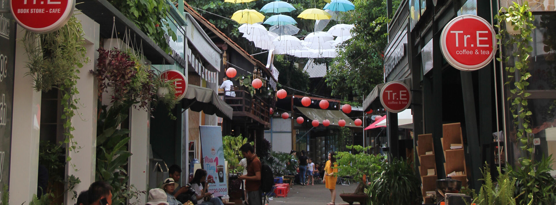 Street cafes in Vietnam