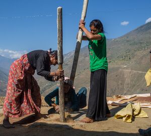In the Himalayas, women are left behind in the changing climate