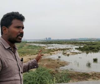 The India fishermen using cheap smartphones to map the coast