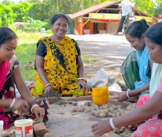 Women in the Andamans are giving a boost to the areca nut – and their savings