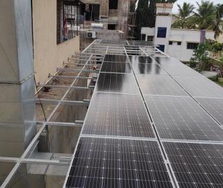 Rooftop solar system installed at a private institution. Image courtesy: Ajinkya Machale
