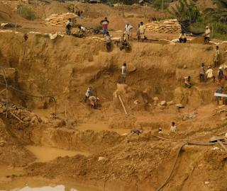 gem mining in Ratnapura