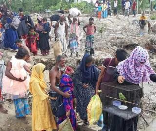 Bangladesh people seek shelter